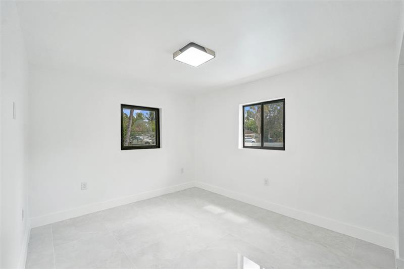 Image 27 of 43 For 4101 48th Ct