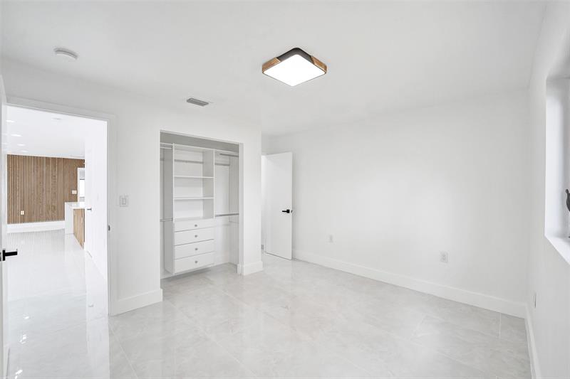 Image 29 of 43 For 4101 48th Ct