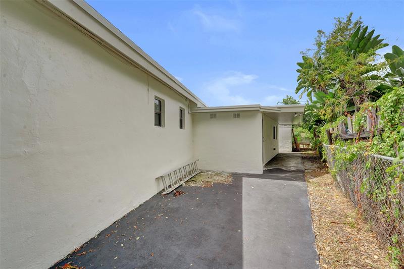 Image 34 of 43 For 4101 48th Ct