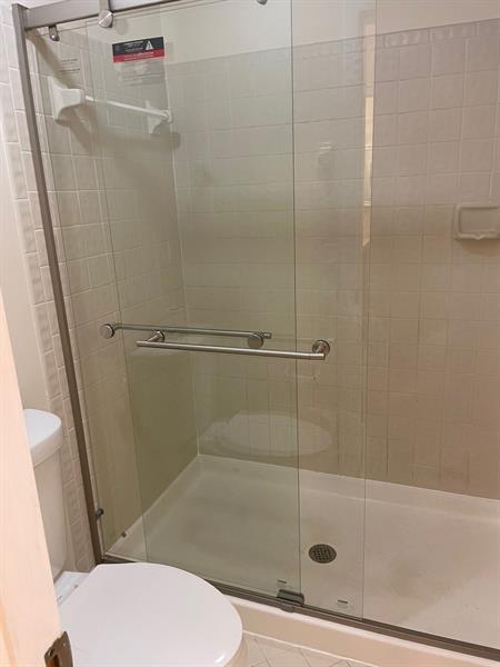 Image 18 of 23 For 2836 Carambola Circle  19107