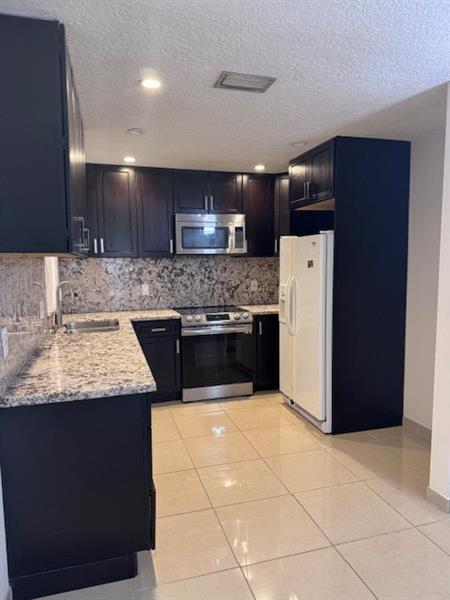 Image 5 of 23 For 2836 Carambola Circle  19107