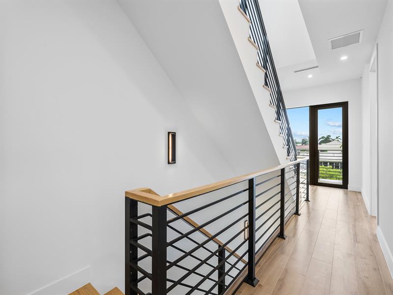 Image 13 of 53 For 808 2nd Street  808