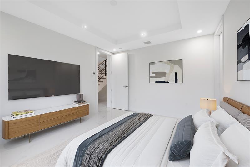 Image 22 of 53 For 808 2nd Street  808