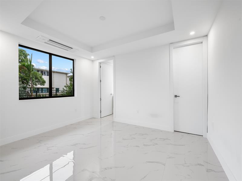 Image 32 of 53 For 808 2nd Street  808