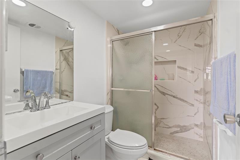 Image 12 of 37 For 5800 Margate Blvd  346-3