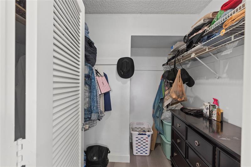 Image 13 of 37 For 5800 Margate Blvd  346-3