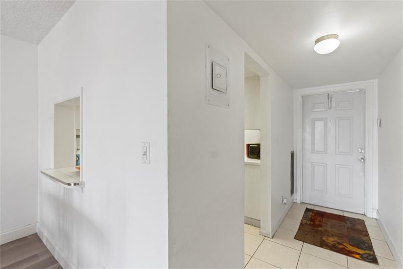 Image 14 of 37 For 5800 Margate Blvd  346-3