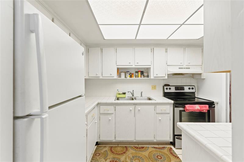Image 6 of 37 For 5800 Margate Blvd  346-3