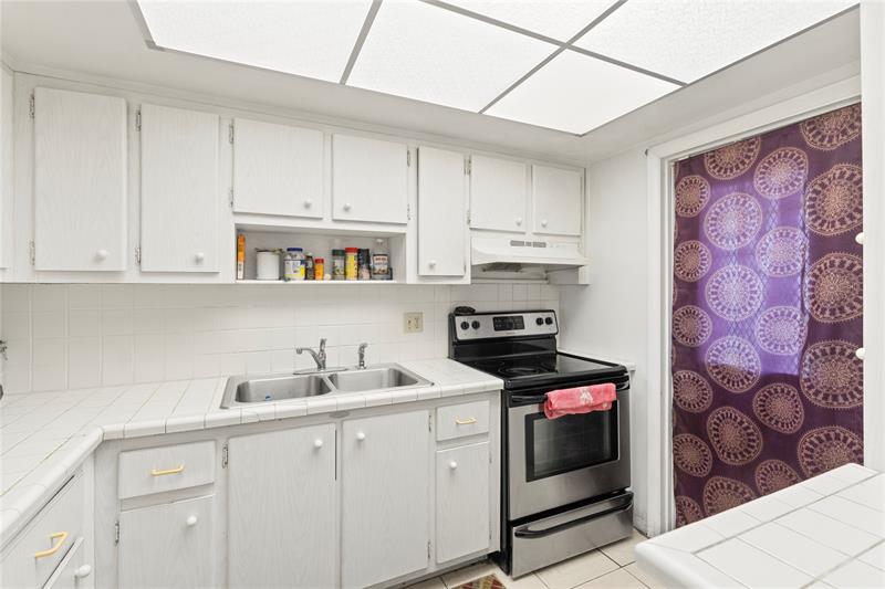Image 7 of 37 For 5800 Margate Blvd  346-3