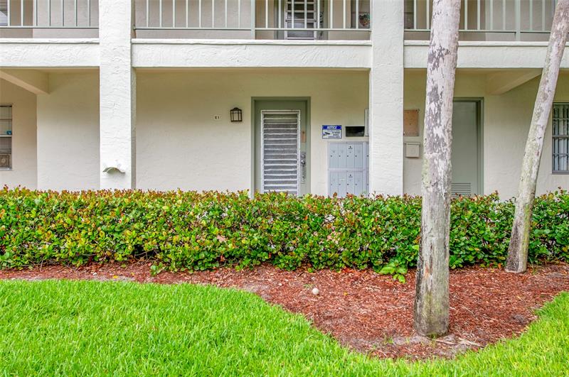 Image 4 of 39 For 1107 Bahama Bnd  E1