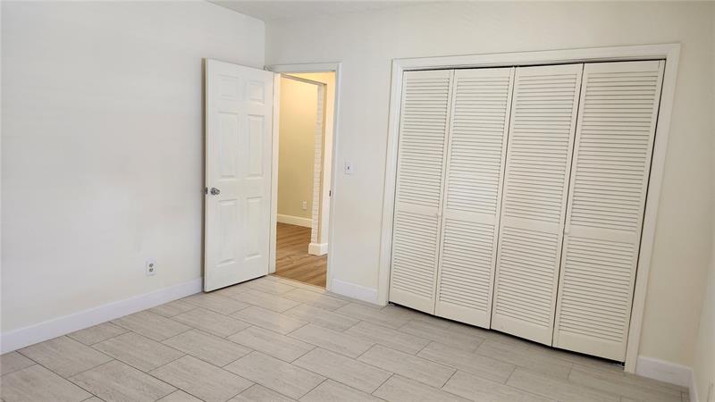 Image 10 of 16 For 216 Sw 10th St  218