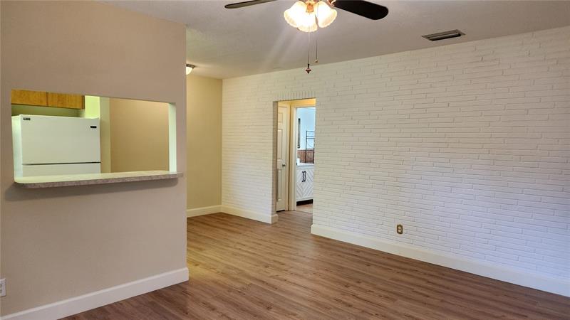 Image 3 of 16 For 216 Sw 10th St  218