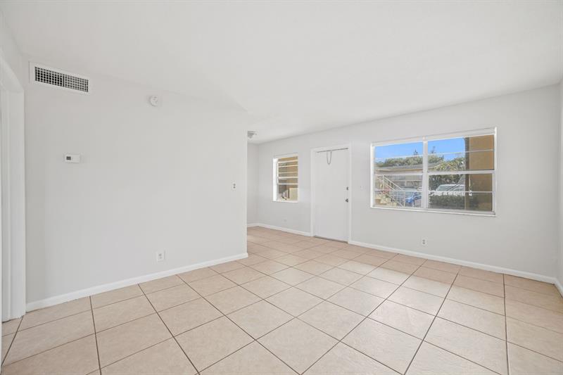 Image 10 of 19 For 461 Sunshine Dr