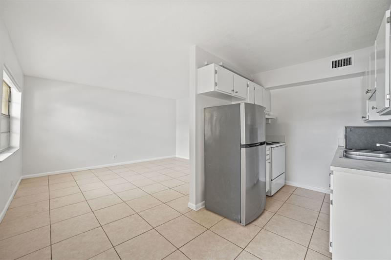 Image 11 of 19 For 461 Sunshine Dr