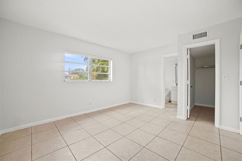 Image 15 of 19 For 461 Sunshine Dr