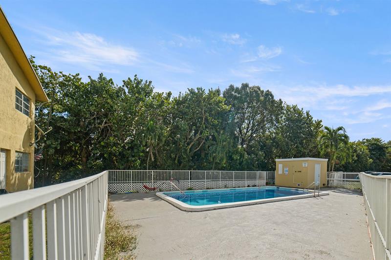 Image 6 of 19 For 461 Sunshine Dr
