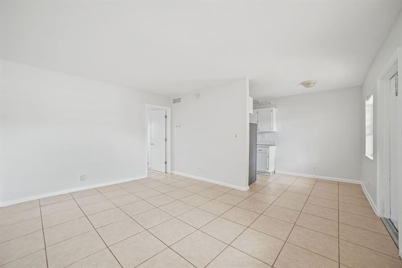 Image 9 of 19 For 461 Sunshine Dr