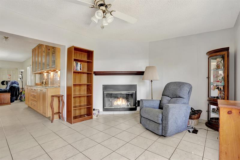 Image 11 of 43 For 217 9th Ct  