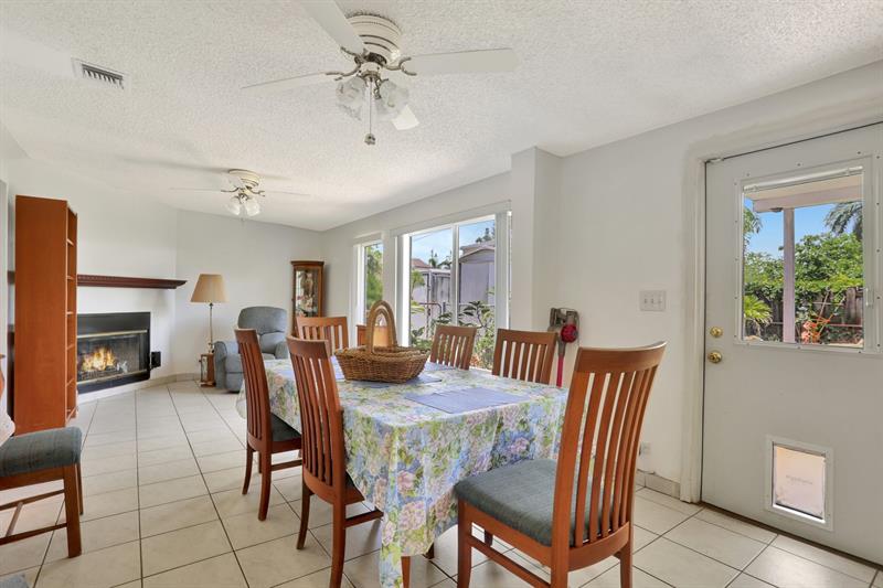 Image 12 of 43 For 217 9th Ct  