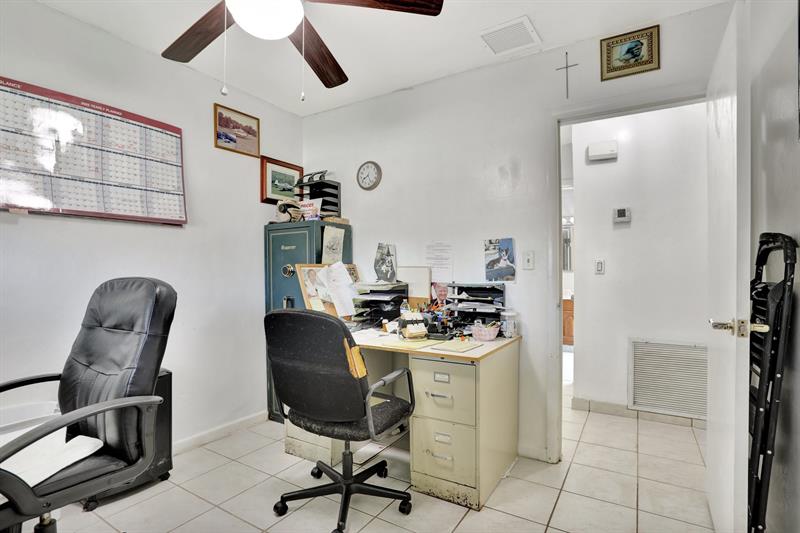 Image 24 of 43 For 217 9th Ct  