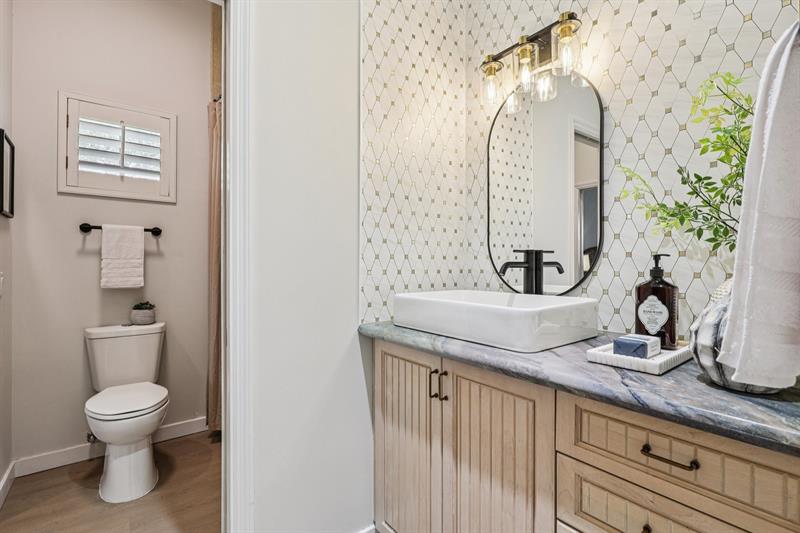 Image 32 of 51 For 3900 23rd Ter