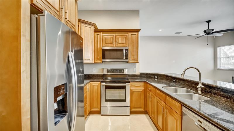Image 18 of 54 For 2105 5th St  2105
