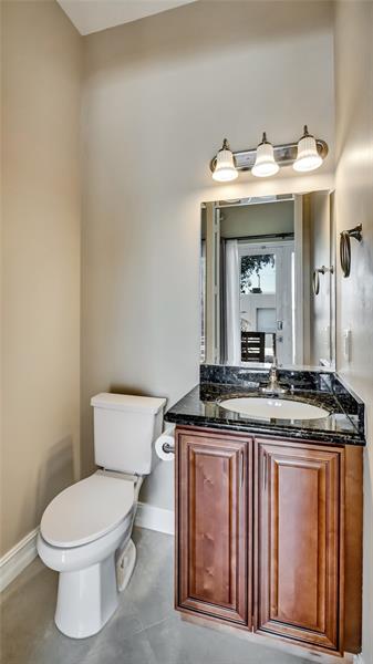 Image 19 of 54 For 2105 5th St  2105