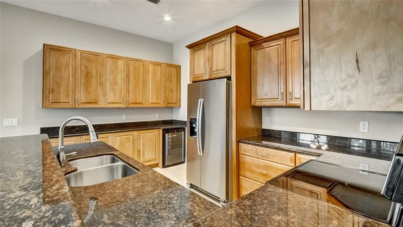 Image 6 of 54 For 2105 5th St  2105