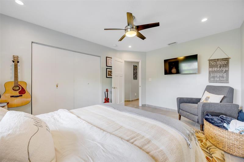 Image 26 of 49 For 9540 39th Ct