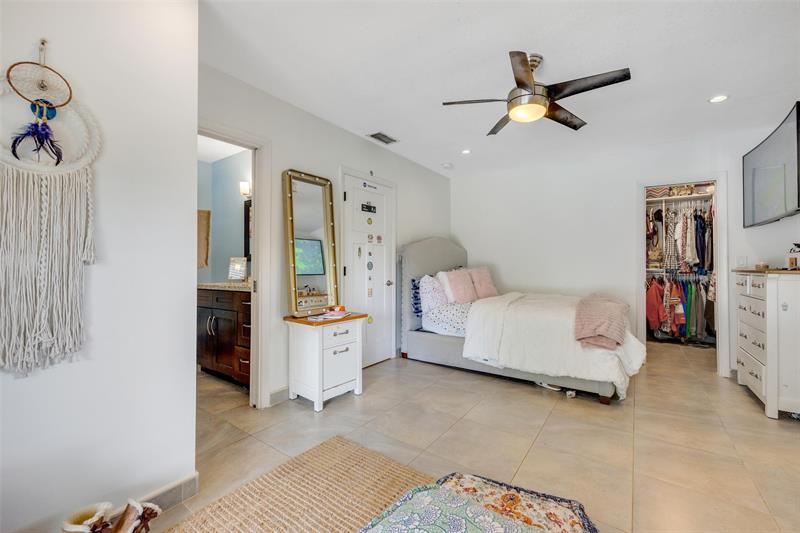 Image 28 of 49 For 9540 39th Ct