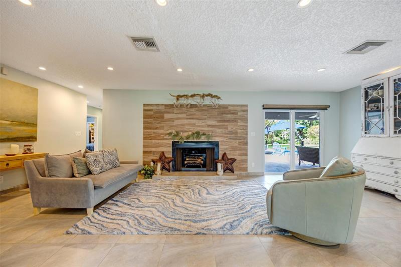 Image 7 of 49 For 9540 39th Ct
