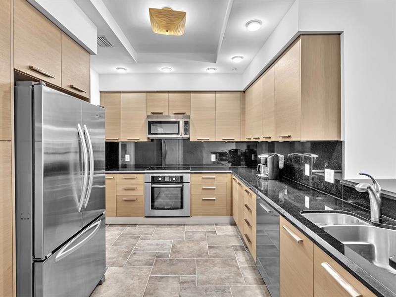 Image 11 of 36 For 4444 El Mar Dr  3305