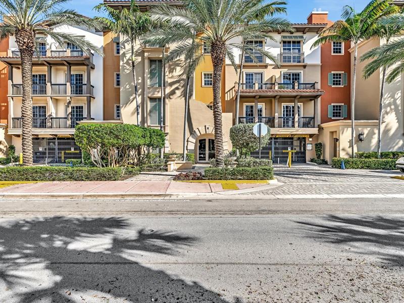 Image 16 of 36 For 4444 El Mar Dr  3305