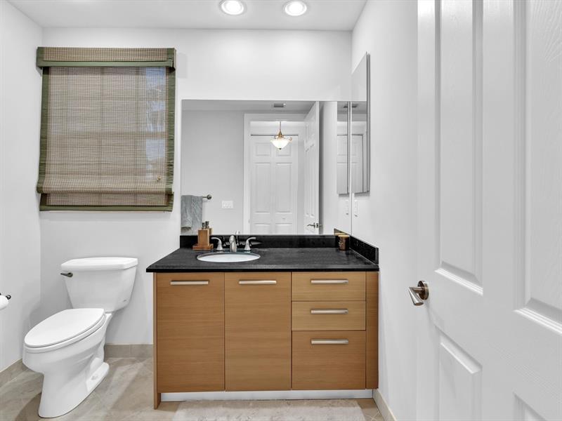 Image 23 of 36 For 4444 El Mar Dr  3305