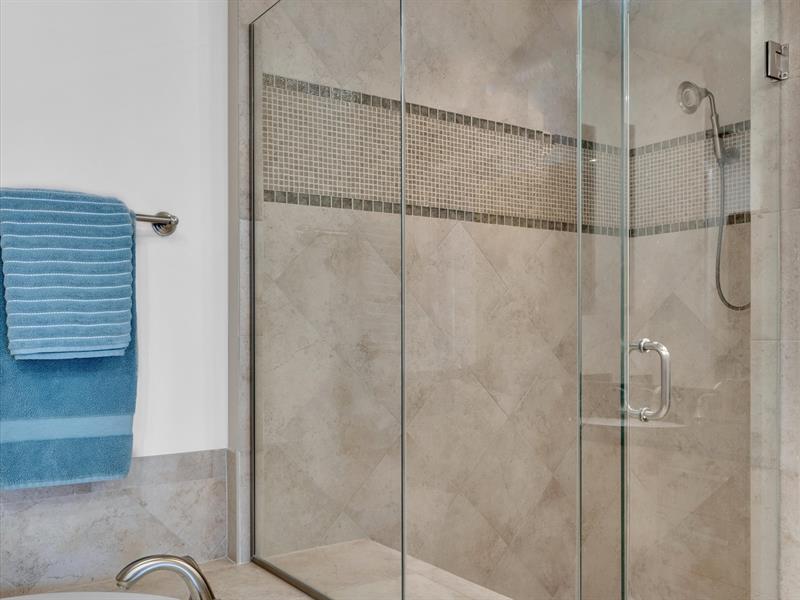 Image 24 of 36 For 4444 El Mar Dr  3305