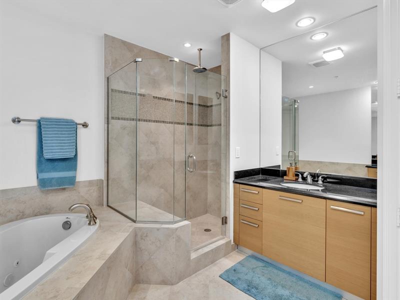 Image 26 of 36 For 4444 El Mar Dr  3305