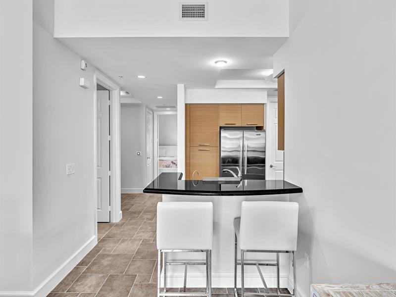 Image 29 of 36 For 4444 El Mar Dr  3305