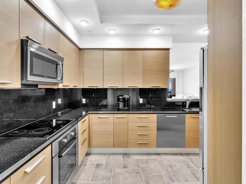 Image 31 of 36 For 4444 El Mar Dr  3305