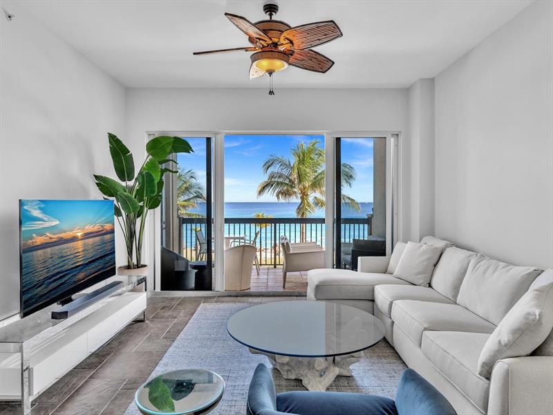 Image 6 of 36 For 4444 El Mar Dr  3305