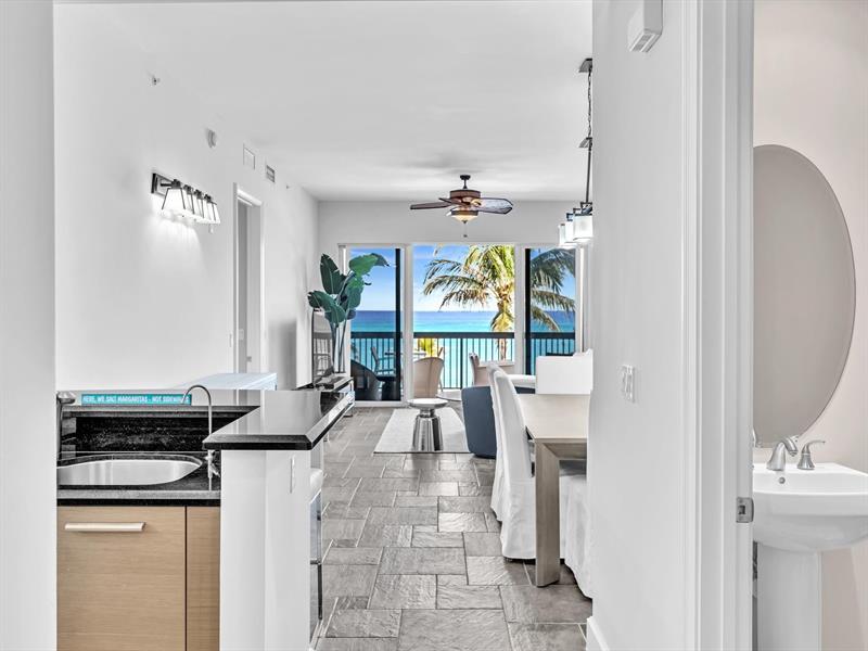 Image 9 of 36 For 4444 El Mar Dr  3305