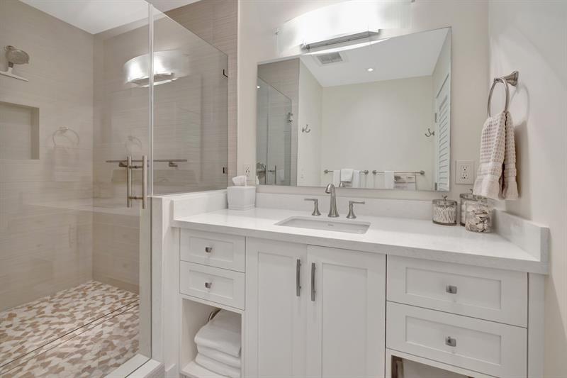 Image 31 of 87 For 2632 Sea Island Dr