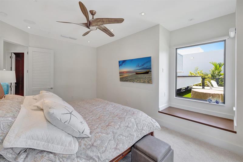 Image 42 of 87 For 2632 Sea Island Dr