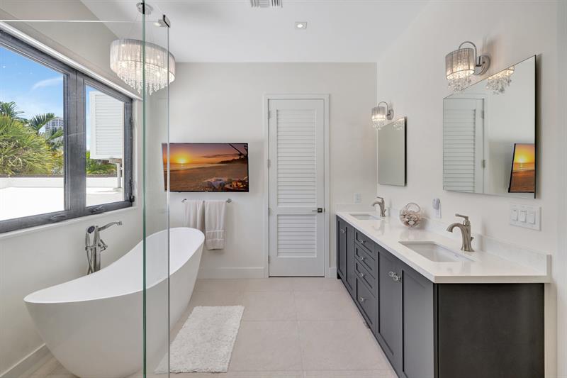 Image 46 of 87 For 2632 Sea Island Dr