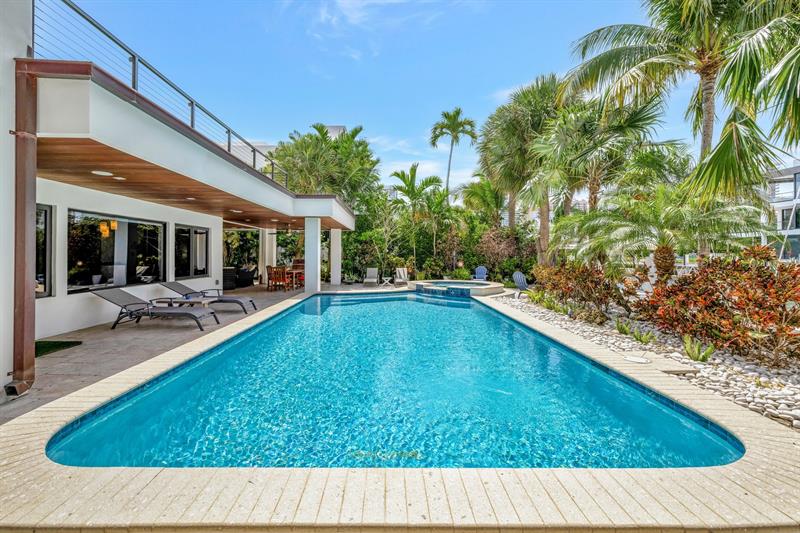Image 7 of 87 For 2632 Sea Island Dr