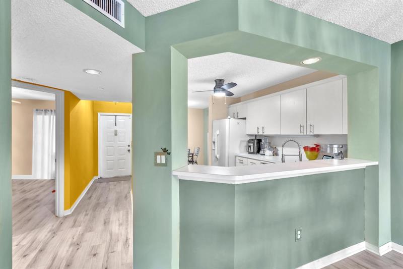 Image 11 of 66 For 9587 Weldon Cir  B211