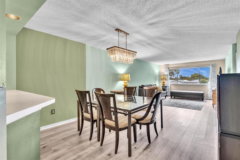 Image 14 of 66 For 9587 Weldon Cir  B211