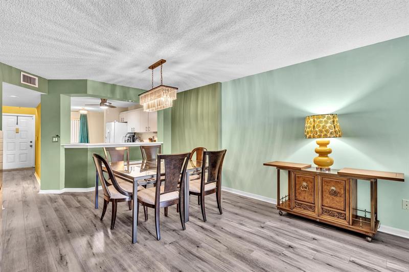 Image 15 of 66 For 9587 Weldon Cir  B211