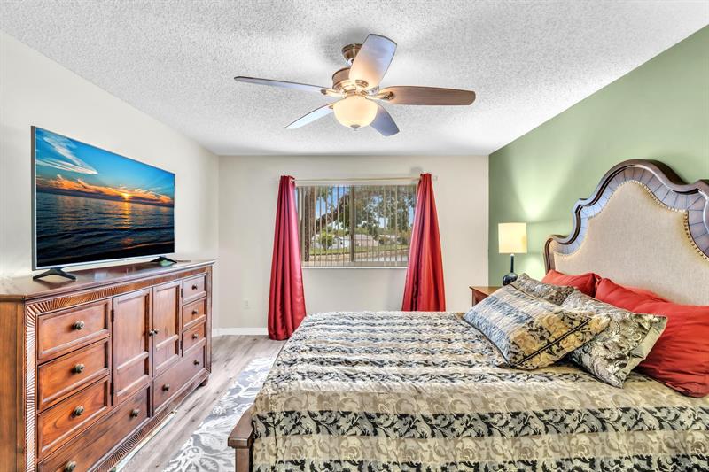 Image 24 of 66 For 9587 Weldon Cir  B211