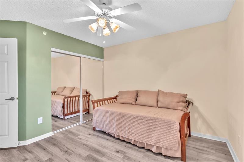 Image 28 of 66 For 9587 Weldon Cir  B211