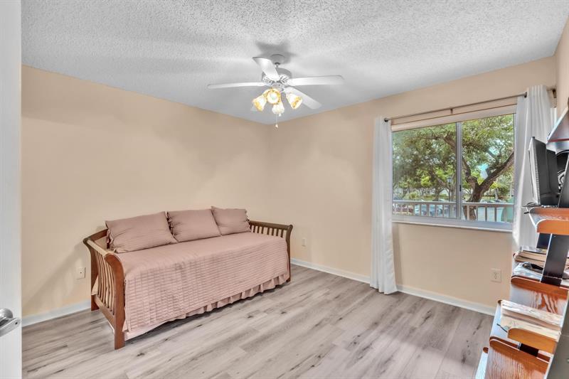 Image 30 of 66 For 9587 Weldon Cir  B211